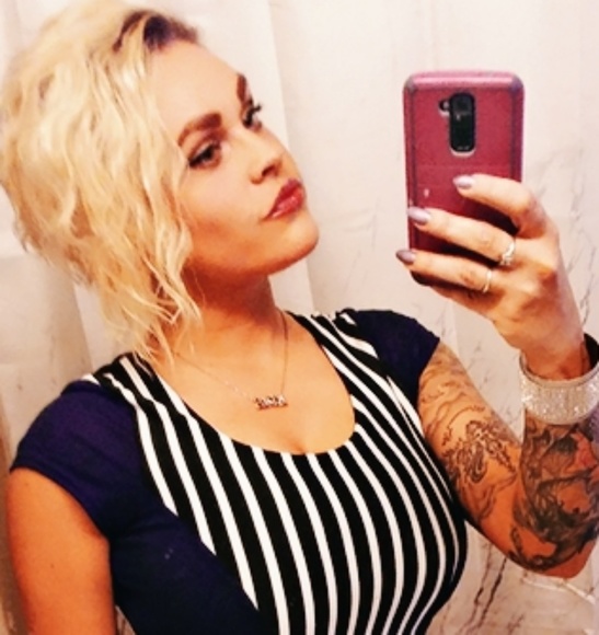 Meet your Posher, Shawna - Picture 2 of 8